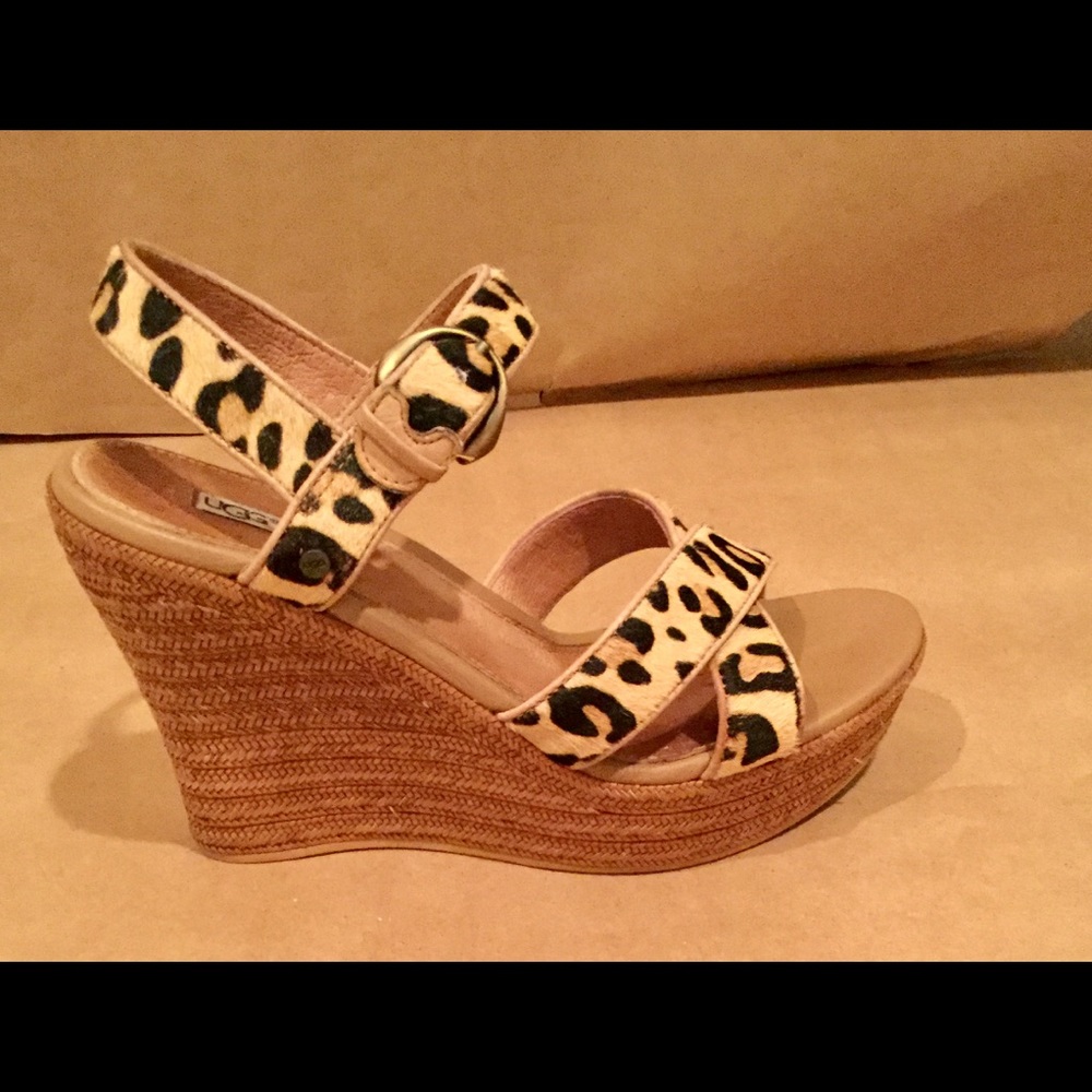 UGG Animal Print Sandal Size 7.5M